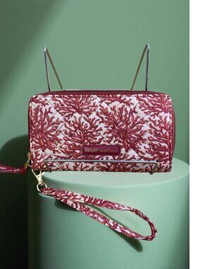 Simply Southern Coral Reef Quilted Wristlet Wallet Red Removable Strap